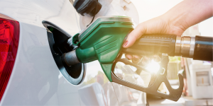 Cómo detectar una fuga de gasolina en el auto